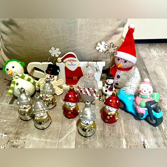 Snowman Christmas ornaments and decor bundle - Picture 1 of 11